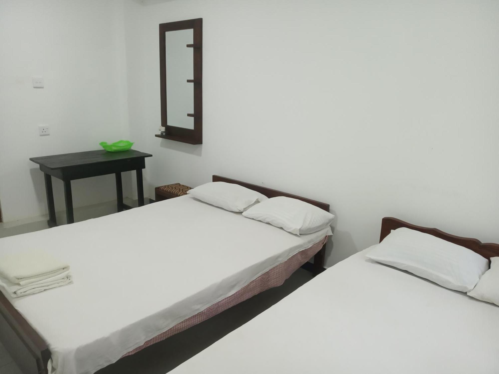 Rock Villa Relax City Resort Mihintale Pokoj fotografie